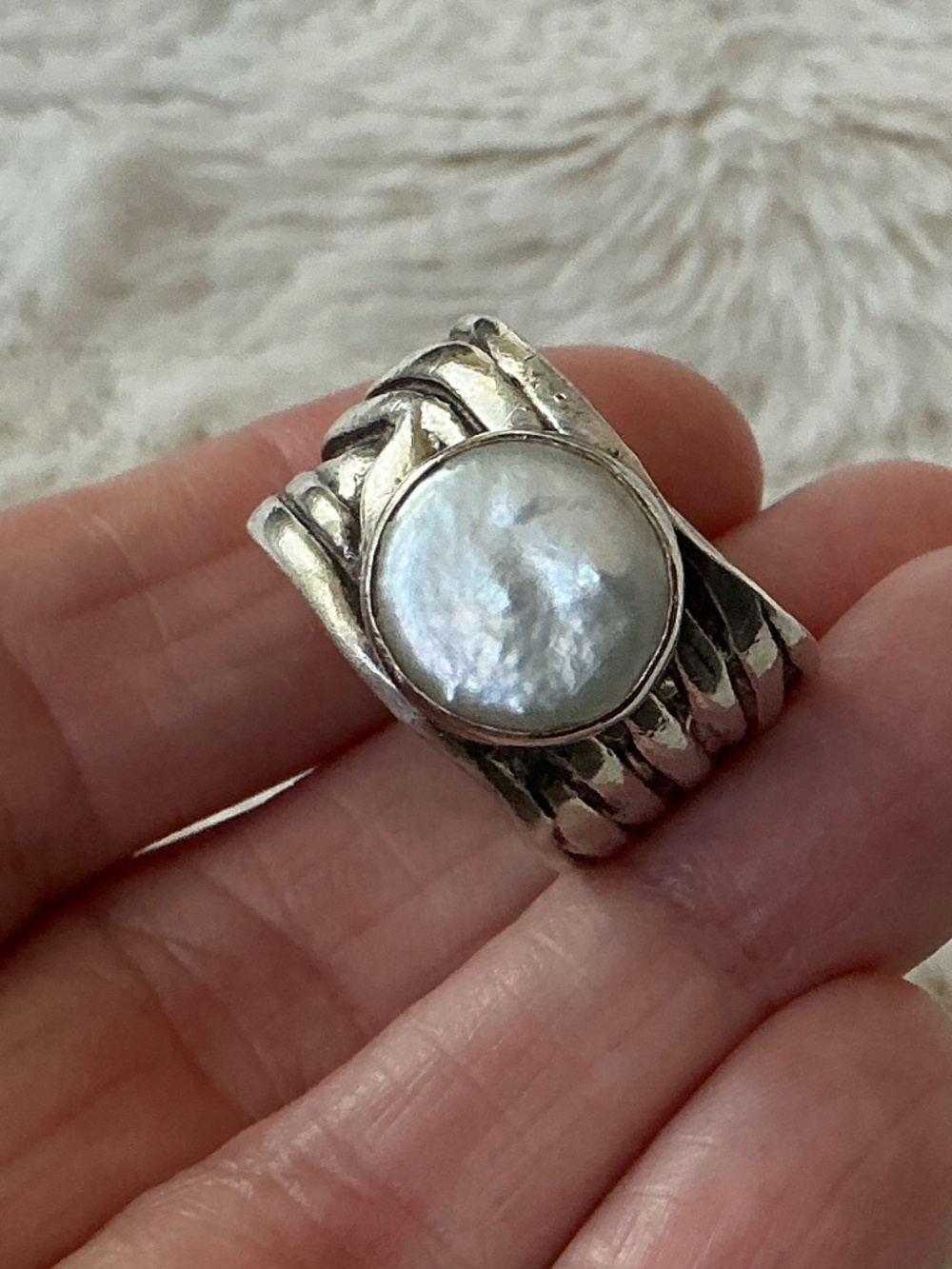 Silver Ring with White Mother-of-Pearl Center - Picture 11 of 12